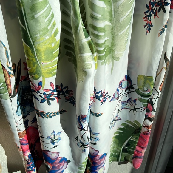 Rachel Roy Tropical Lightweight Floral Printed Flowy White Wide Leg Capri Pants - Picture 5 of 7